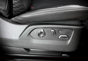 Подержанный автомобиль Cadillac Escalade Suv 2022 года (24 фото)