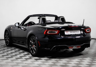 Подержанный автомобиль Fiat 124 Spider 2017 года (7 фото)