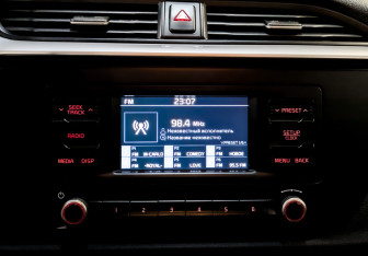 Подержанный автомобиль Kia Rio Hatchback 2021 года (14 фото)