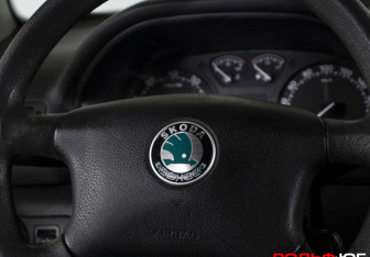 Подержанный автомобиль Skoda Octavia Liftback 2008 года (17 фото)