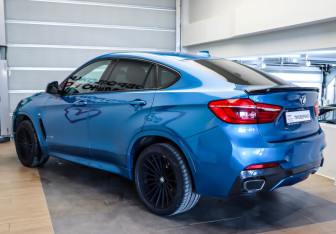 Подержанный автомобиль BMW X6 2019 года (6 фото)