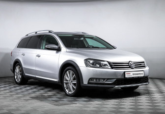 Подержанный автомобиль Volkswagen Passat Wagon 2013 года (3 фото)