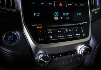 Подержанный автомобиль Toyota Land Cruiser Suv 2018 года (17 фото)