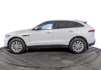 Подержанный автомобиль Jaguar F-Pace 2017 года (8 фото)