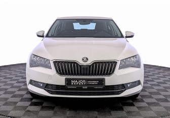 Подержанный автомобиль Skoda Superb Liftback 2017 года (2 фото)