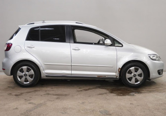 Подержанный автомобиль Volkswagen Golf Plus 2012 года (4 фото)