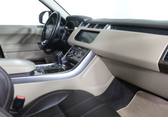 Подержанный автомобиль Land Rover Range Rover Sport 2017 года (22 фото)