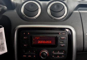 Подержанный автомобиль Renault Duster 2013 года (15 фото)