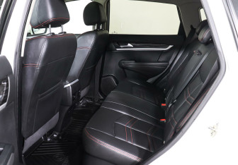 Подержанный автомобиль DongFeng AX7 2017 года (15 фото)