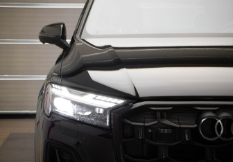 Подержанный автомобиль Audi Q7 2024 года (36 фото)