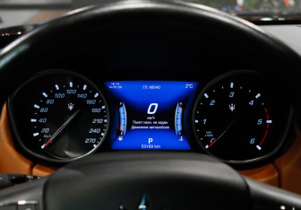 Подержанный автомобиль Maserati Levante 2018 года (15 фото)