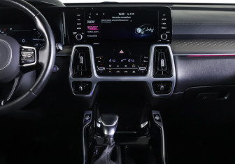 Подержанный автомобиль Kia Sorento 2021 года (17 фото)