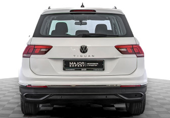 Подержанный автомобиль Volkswagen Tiguan 2021 года (6 фото)