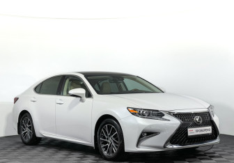 Подержанный автомобиль Lexus ES 2015 года (3 фото)