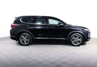Подержанный автомобиль Hyundai Santa Fe 2018 года (4 фото)