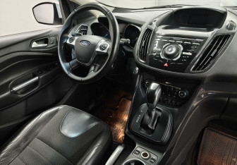 Подержанный автомобиль Ford Kuga 2014 года (10 фото)