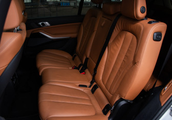 Подержанный автомобиль BMW X7 2019 года (11 фото)