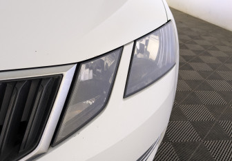 Подержанный автомобиль Skoda Octavia Liftback 2018 года (11 фото)