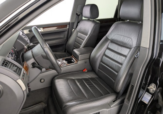 Подержанный автомобиль Volkswagen Touareg 2008 года (20 фото)