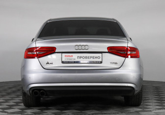 Подержанный автомобиль Audi A4 Sedan 2015 года (6 фото)