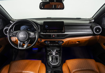 Подержанный автомобиль Kia K3 Sedan 2021 года (11 фото)