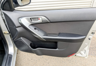 Подержанный автомобиль Kia Cerato Sedan 2012 года (23 фото)