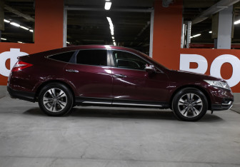 Подержанный автомобиль Honda Crosstour 2012 года (4 фото)