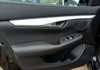 Подержанный автомобиль Infiniti QX50 2019 года (20 фото)