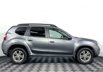 Подержанный автомобиль Nissan Terrano 2014 года (4 фото)