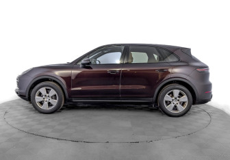 Подержанный автомобиль Porsche Cayenne 2019 года (8 фото)