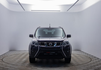 Подержанный автомобиль Nissan X-Trail 2014 года (2 фото)
