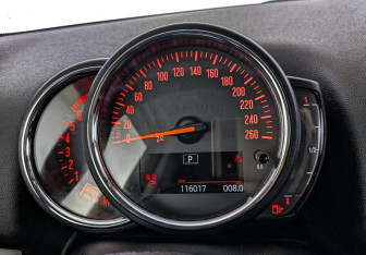 Подержанный автомобиль MINI Countryman 2019 года (16 фото)