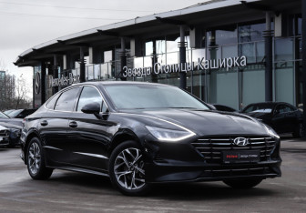 Подержанный автомобиль Hyundai Sonata 2021 года (26 фото)
