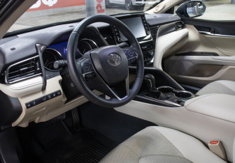 Подержанный автомобиль Toyota Camry Sedan 2022 года (17 фото)
