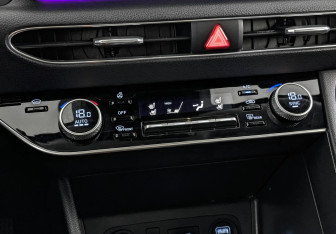 Подержанный автомобиль Hyundai Sonata 2022 года (21 фото)