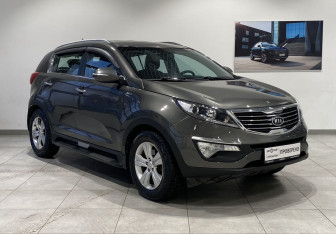 Подержанный автомобиль Kia Sportage 2012 года (3 фото)