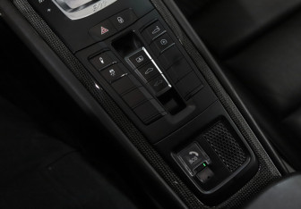 Подержанный автомобиль Porsche 911 Coupe 2017 года (23 фото)
