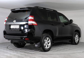 Подержанный автомобиль Toyota Land Cruiser Prado 2016 года (5 фото)