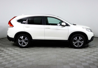 Подержанный автомобиль Honda CR-V 2014 года (4 фото)