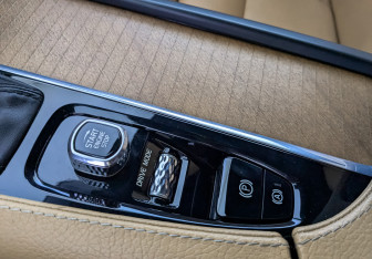 Подержанный автомобиль Volvo XC90 2018 года (25 фото)