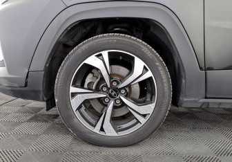 Подержанный автомобиль Москвич 3 2023 года (18 фото)