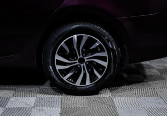 Подержанный автомобиль Hyundai Solaris Sedan 2013 года (15 фото)