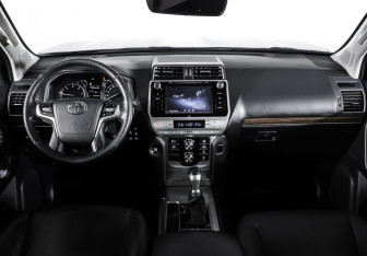 Подержанный автомобиль Toyota Land Cruiser Prado 2017 года (14 фото)
