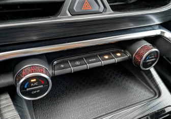 Подержанный автомобиль Geely Tugella 2021 года (21 фото)