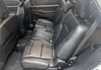 Подержанный автомобиль Ford Explorer 2019 года (12 фото)