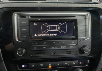 Подержанный автомобиль Volkswagen Jetta Sedan 2016 года (14 фото)