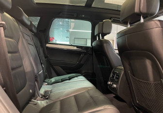 Подержанный автомобиль Volkswagen Touareg 2017 года (12 фото)