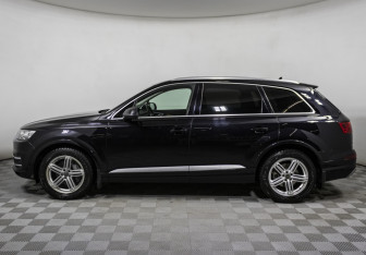 Подержанный автомобиль Audi Q7 2016 года (8 фото)