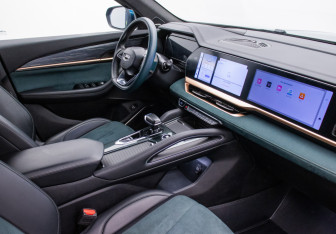 Подержанный автомобиль Geely Monjaro 2023 года (10 фото)