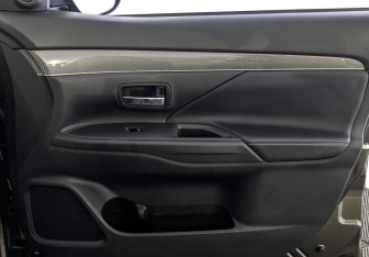 Подержанный автомобиль Mitsubishi Outlander 2021 года (24 фото)